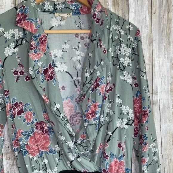 Gimmicks by Buckle Floral Open Bodysuit - Picture 3 of 5